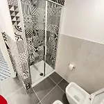 דירה Smart-central-apartment-gold-elegant-style ברגמו