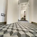 شقة Smart-central-apartment-gold-elegant-style