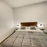 Smart-central-apartment-gold-elegant-style Bergamo