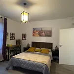 شقة Smart-central-apartment-gold-elegant-style