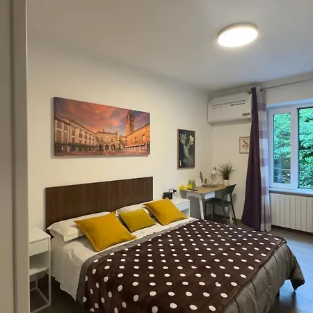 Smart-gold-central-apartment-elegant-style * Bergamo