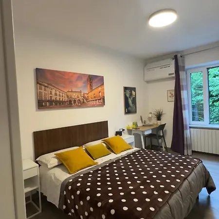 Smart-gold-central-apartment-elegant-style Appartamento