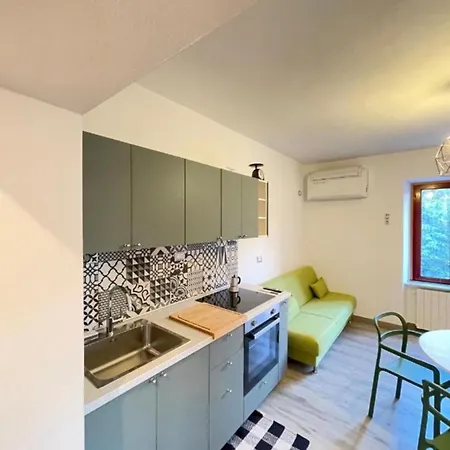 Smart-gold-central-apartment-elegant-style Appartement