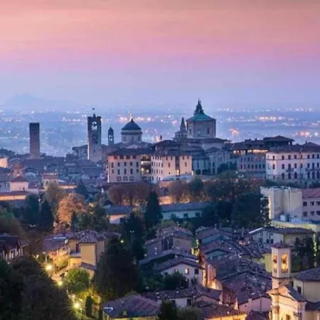Smart-gold-central-apartment-elegant-style * Bergamo