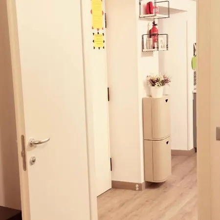 Smart-gold-central-apartment-elegant-style Appartement