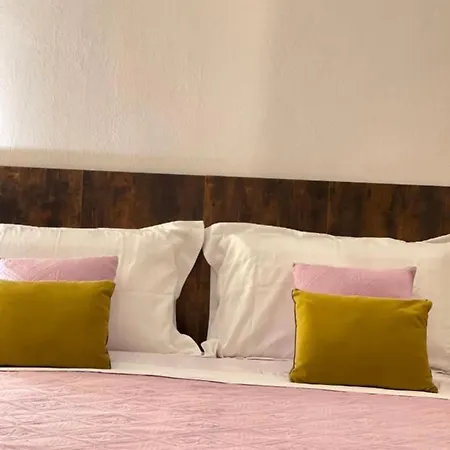 Smart-gold-central-apartment-elegant-style Bergamo