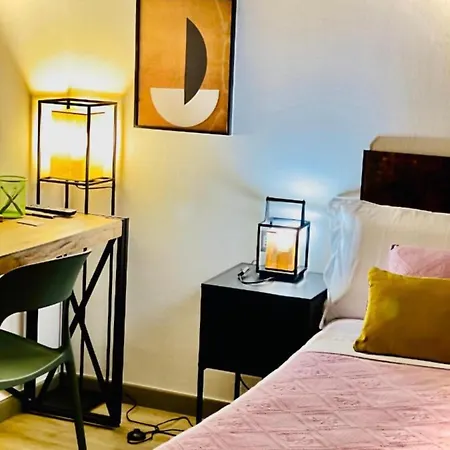 Smart-gold-central-apartment-elegant-style