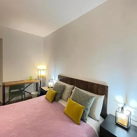 Smart-gold-central-apartment-elegant-style Bergamo