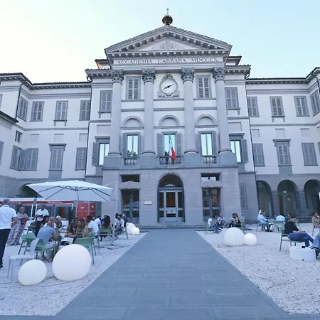 Appartamento Smart-gold-central-apartment-elegant-style