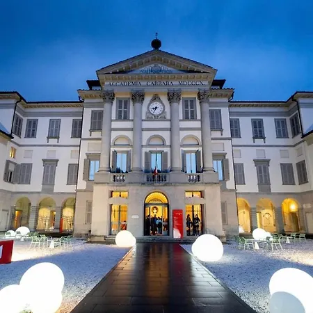 Smart Gold Apartment Elegant Style Апартаменти *