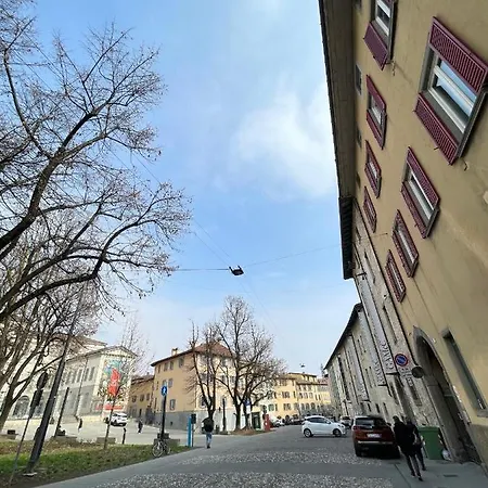 Smart Gold Apartment Elegant Style Апартаменти