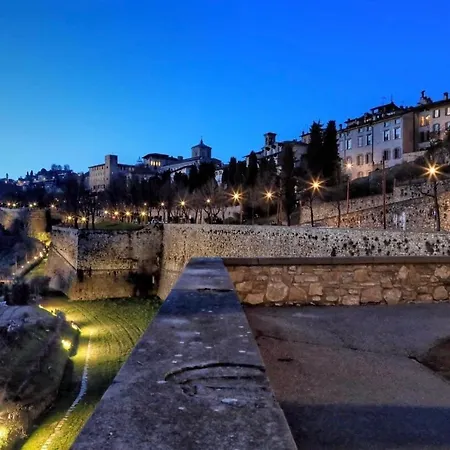 Апартаменти Smart Gold Apartment Elegant Style