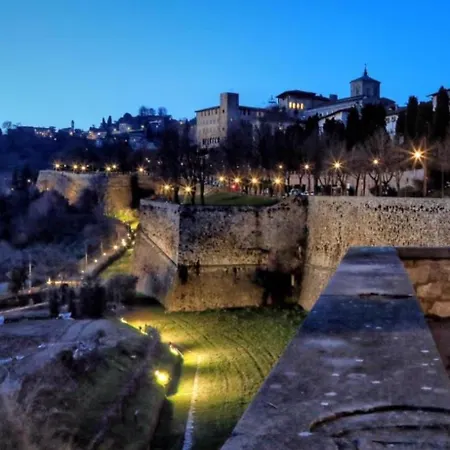 Smart Gold Apartment Elegant Style Апартаменти